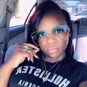 Meet your Posher, Carissa